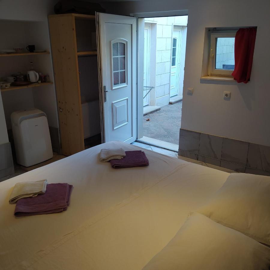 Zana Apartment *