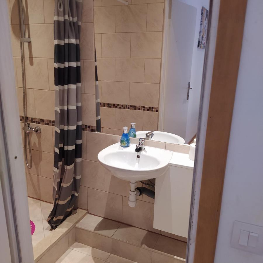 Apartment Zana *